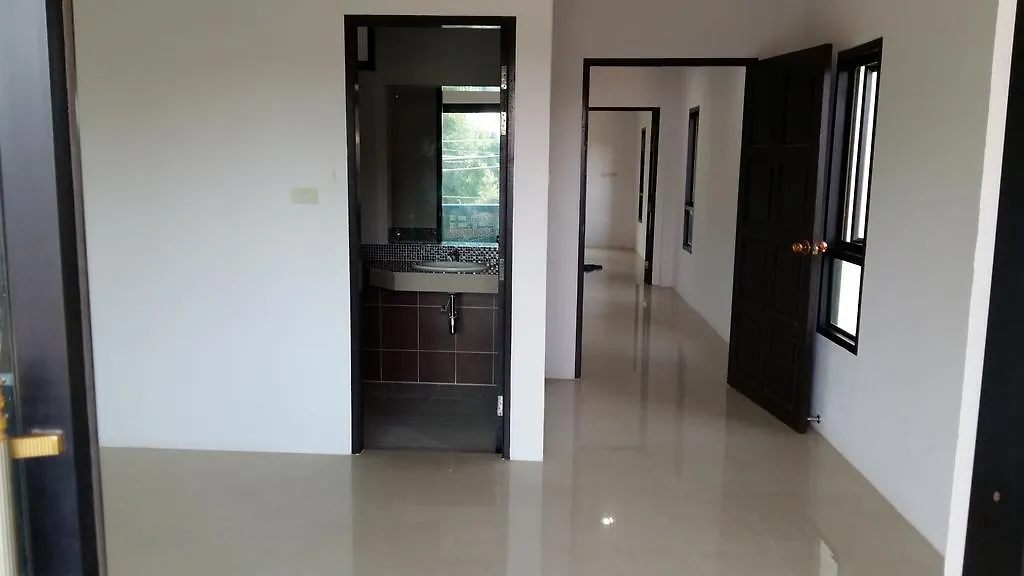 M Hostel Lanta 코란타