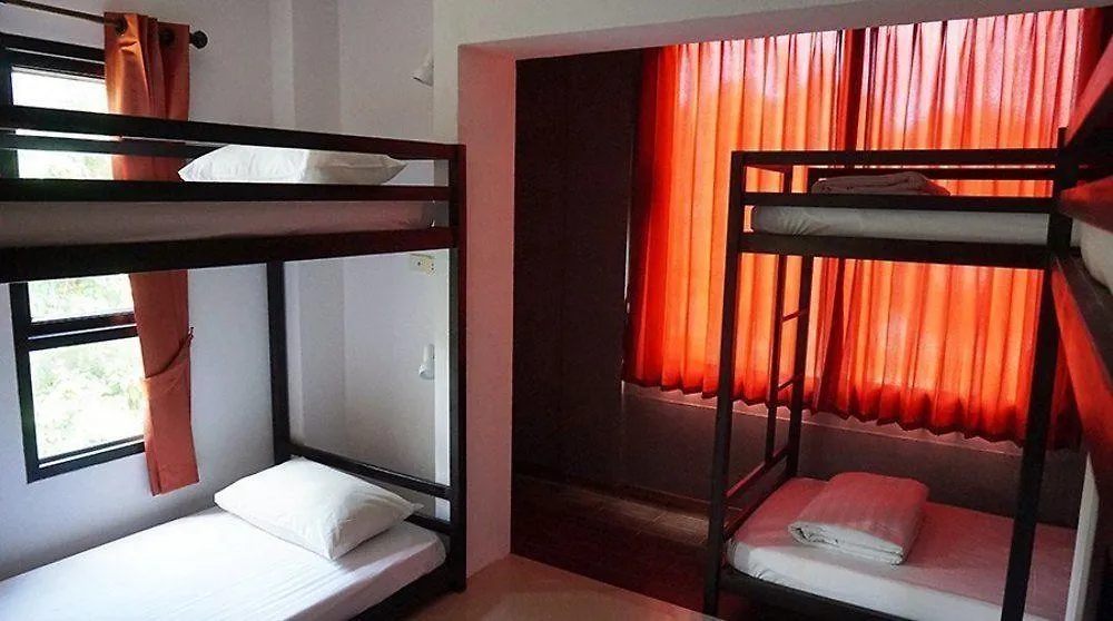 M Hostel Lanta 코란타
